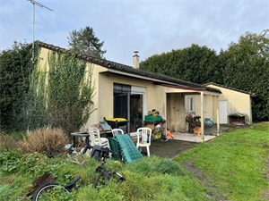 pavillon à la vente -   16700  RUFFEC, surface 106 m2 vente pavillon - UBI460640672